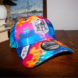 NEW Era Men's NFL Crucial Catch 39THIRTY Tie-Dye Hat Cap. S/M size.